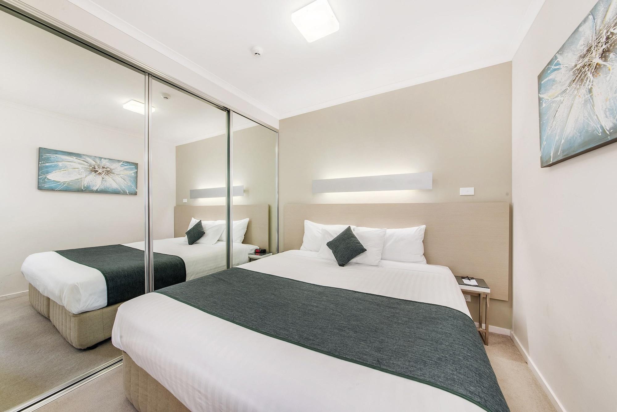 Abode Tuggeranong Aparthotel Canberra Exterior foto
