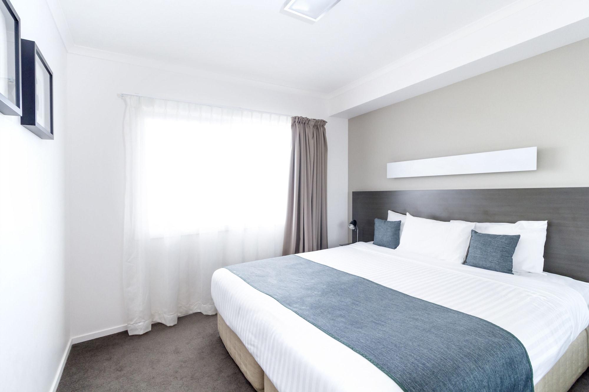 Abode Tuggeranong Aparthotel Canberra Exterior foto