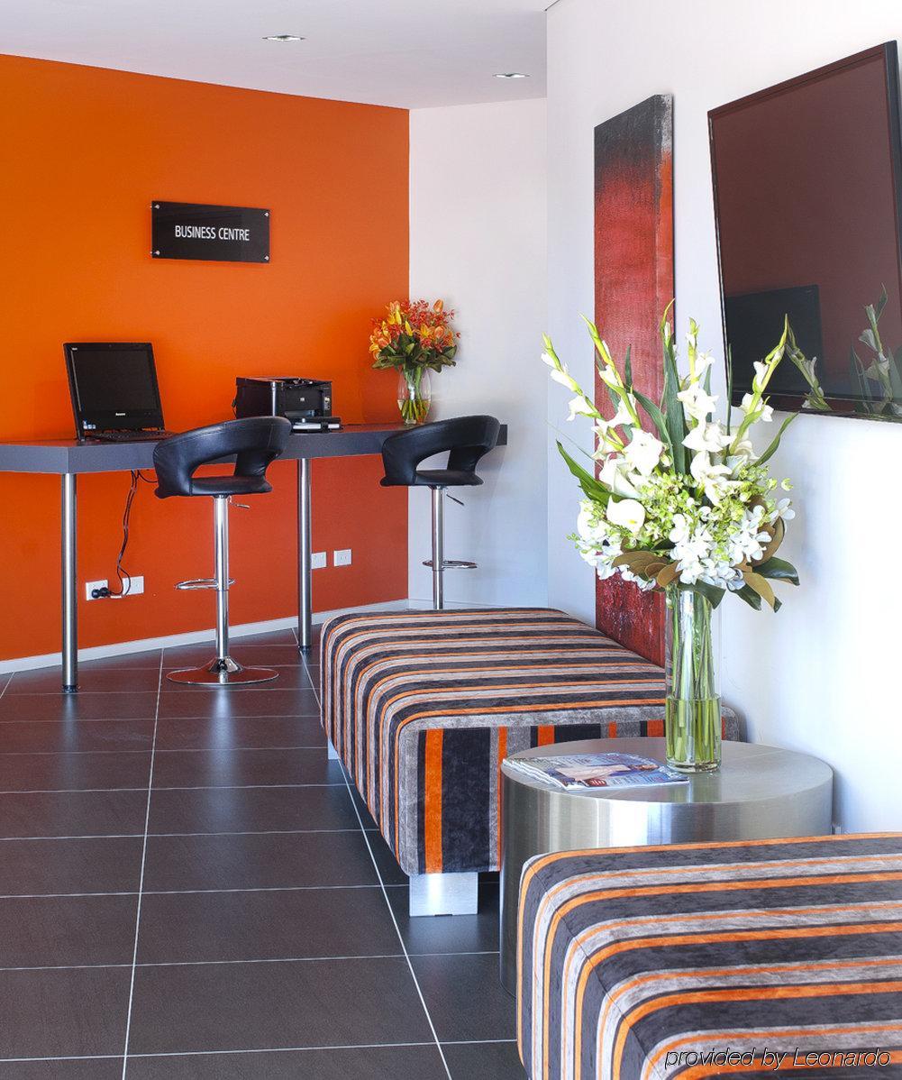 Abode Tuggeranong Aparthotel Canberra Exterior foto