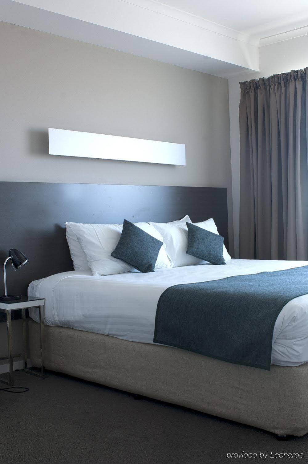 Abode Tuggeranong Aparthotel Canberra Exterior foto
