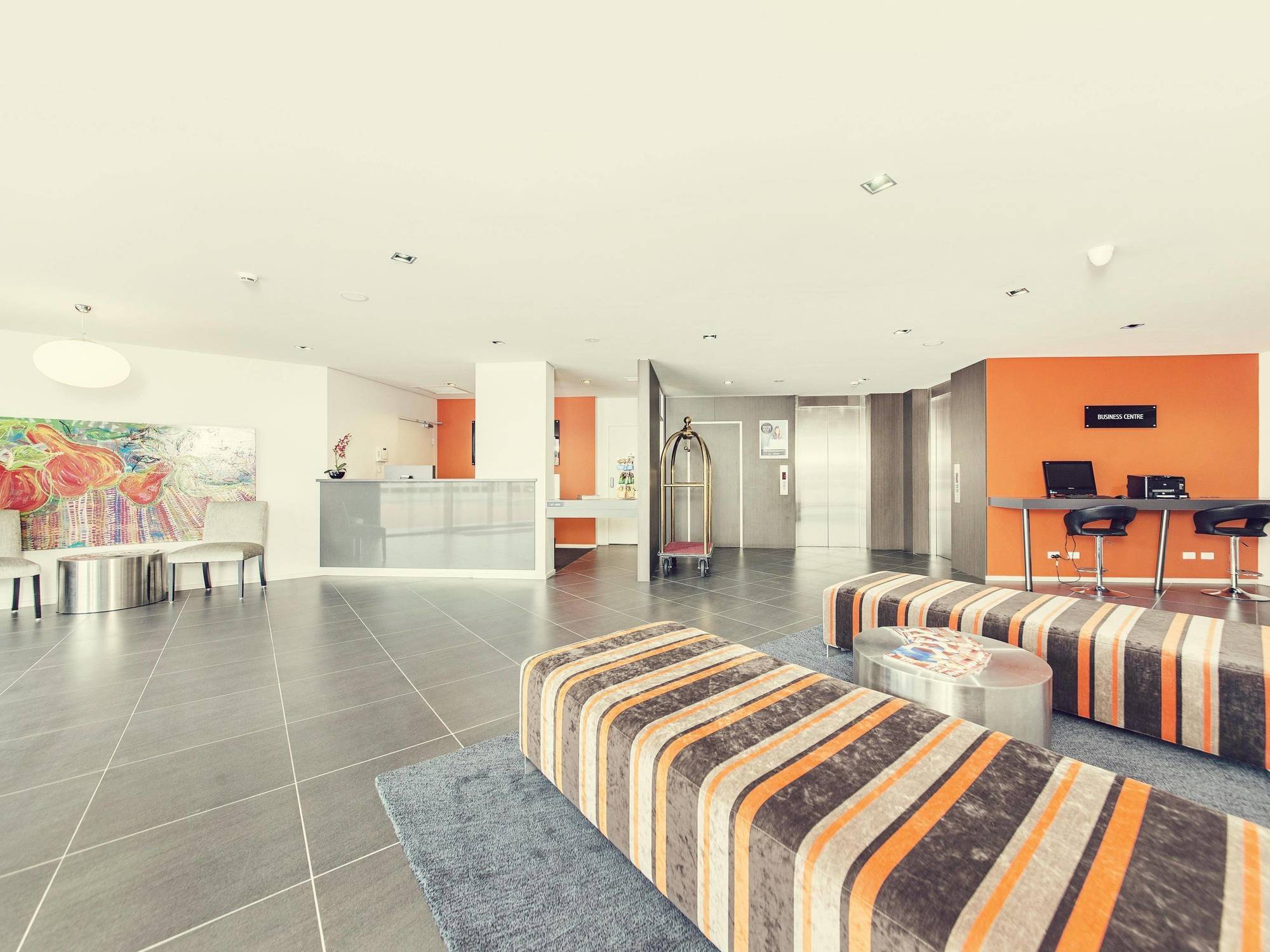 Abode Tuggeranong Aparthotel Canberra Exterior foto