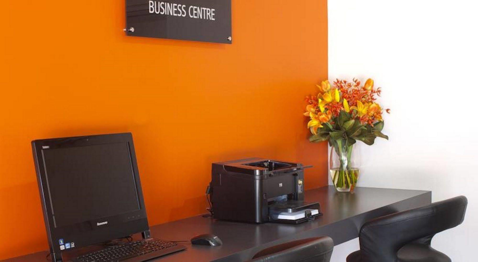 Abode Tuggeranong Aparthotel Canberra Exterior foto