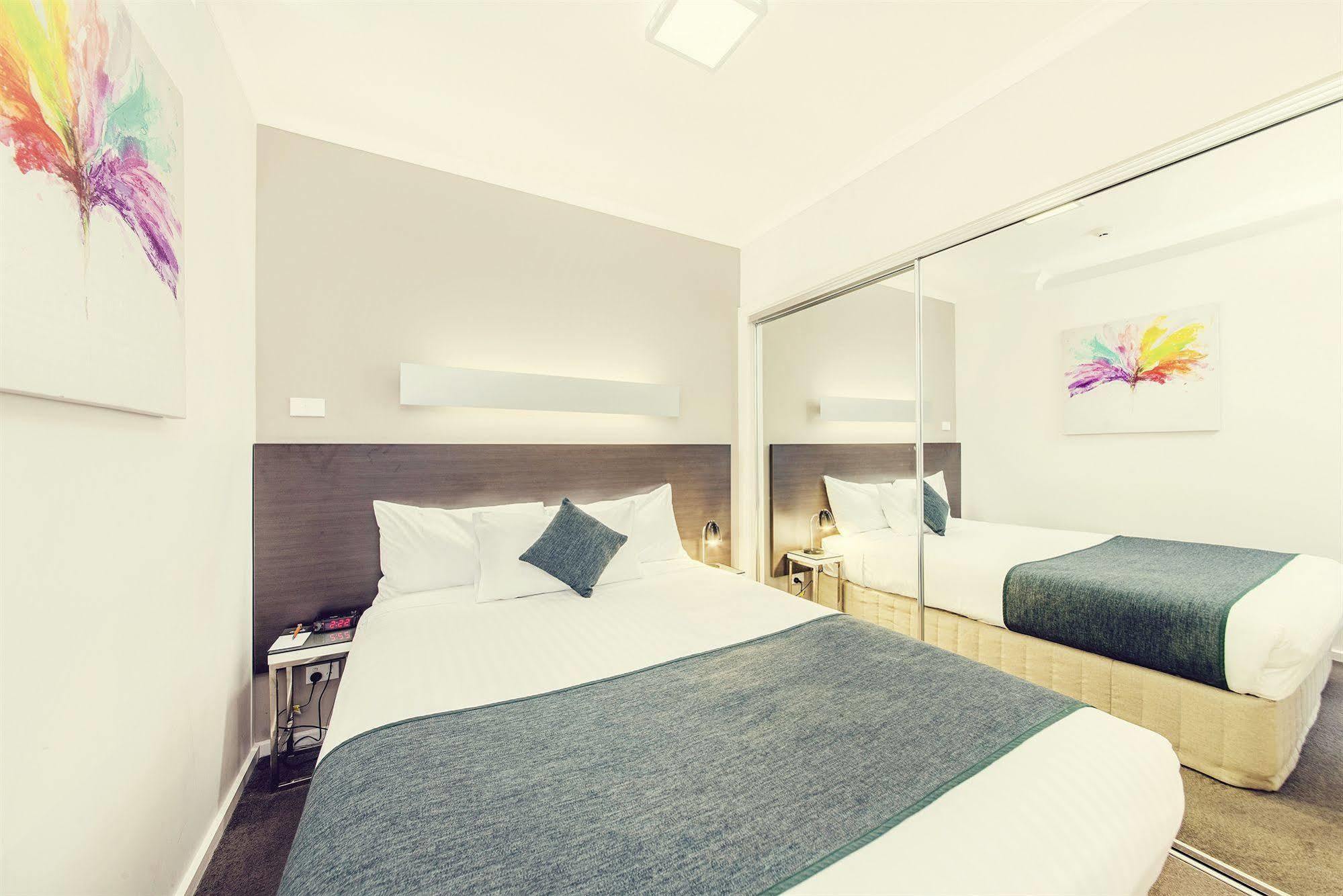 Abode Tuggeranong Aparthotel Canberra Exterior foto