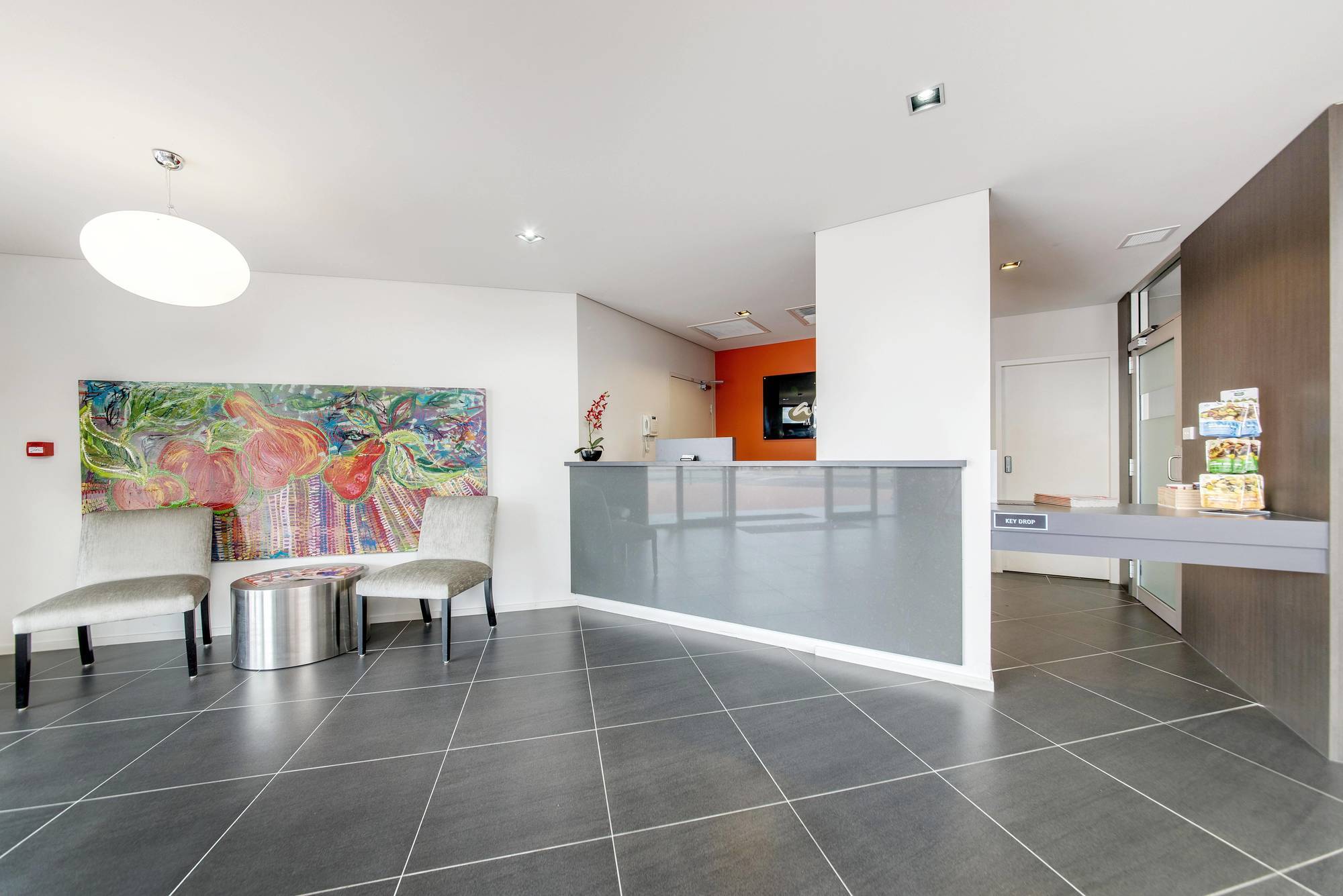 Abode Tuggeranong Aparthotel Canberra Exterior foto
