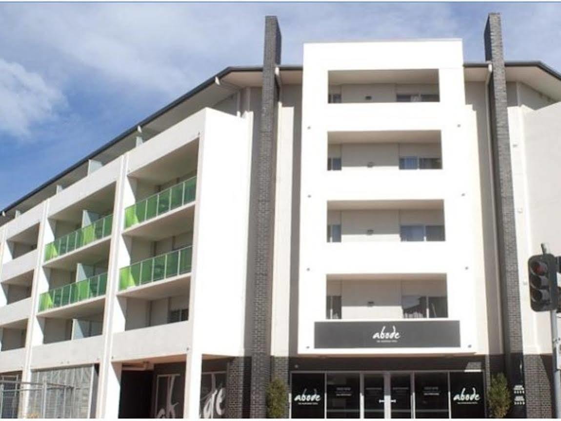 Abode Tuggeranong Aparthotel Canberra Exterior foto