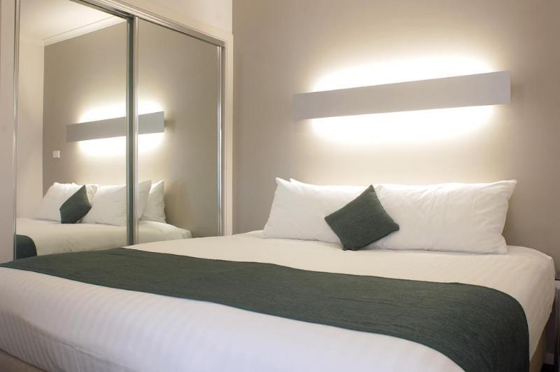 Abode Tuggeranong Aparthotel Canberra Exterior foto
